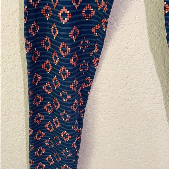 NWT Tall and Curvy LuLaRoe Leggings - Picture 4 of 4
